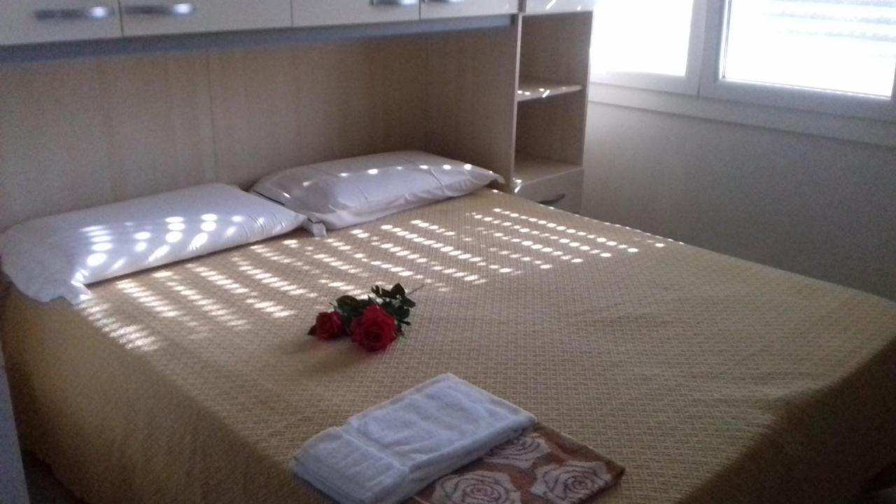 Villa Glori Affitto Camere Monolocali Carpi Extérieur photo